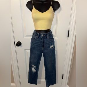 HOLLISTER Size 24“Ultra High Rise Vintage Straight”.
